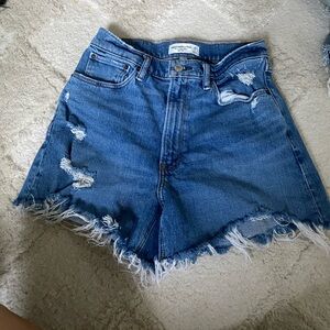 Abercrombie 4” Mom Short, high rise, curve love